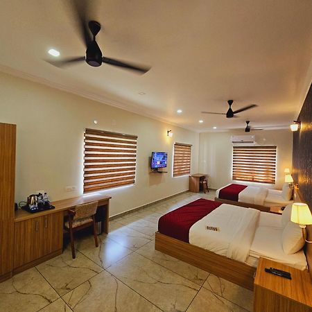 Esaa Airport Hotel Kochi Εξωτερικό φωτογραφία