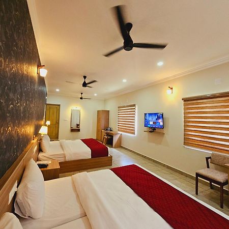 Esaa Airport Hotel Kochi Εξωτερικό φωτογραφία
