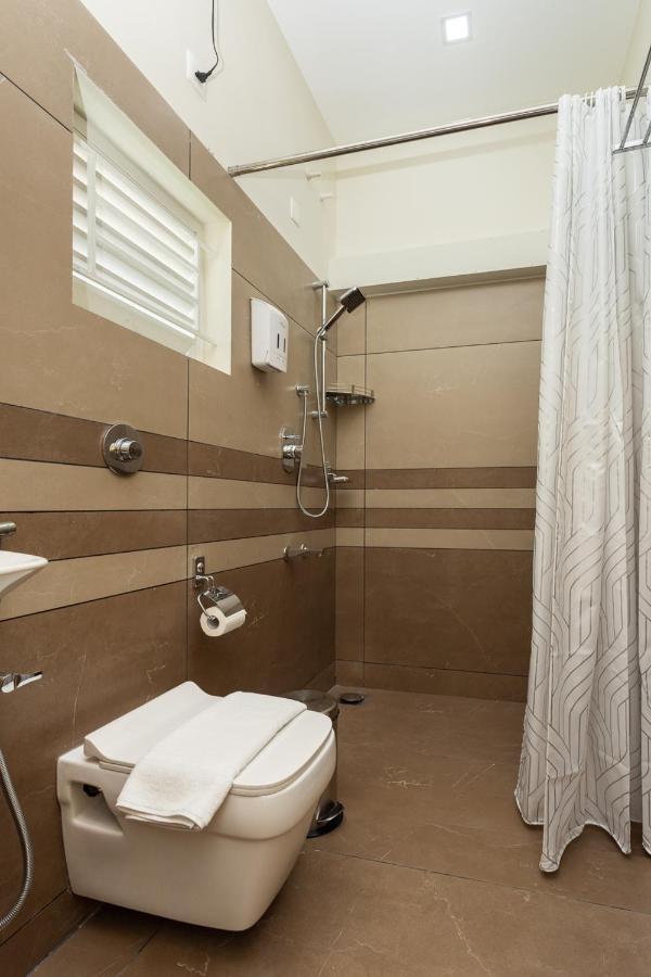 Esaa Airport Hotel Kochi Εξωτερικό φωτογραφία