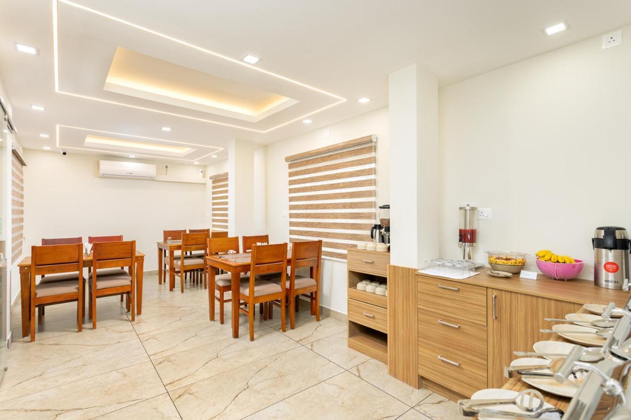 Esaa Airport Hotel Kochi Εξωτερικό φωτογραφία