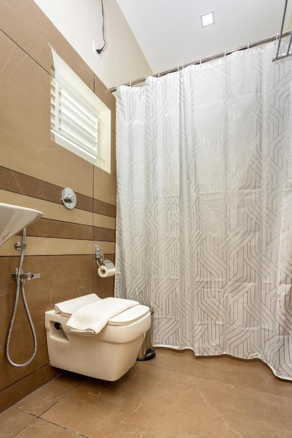 Esaa Airport Hotel Kochi Εξωτερικό φωτογραφία