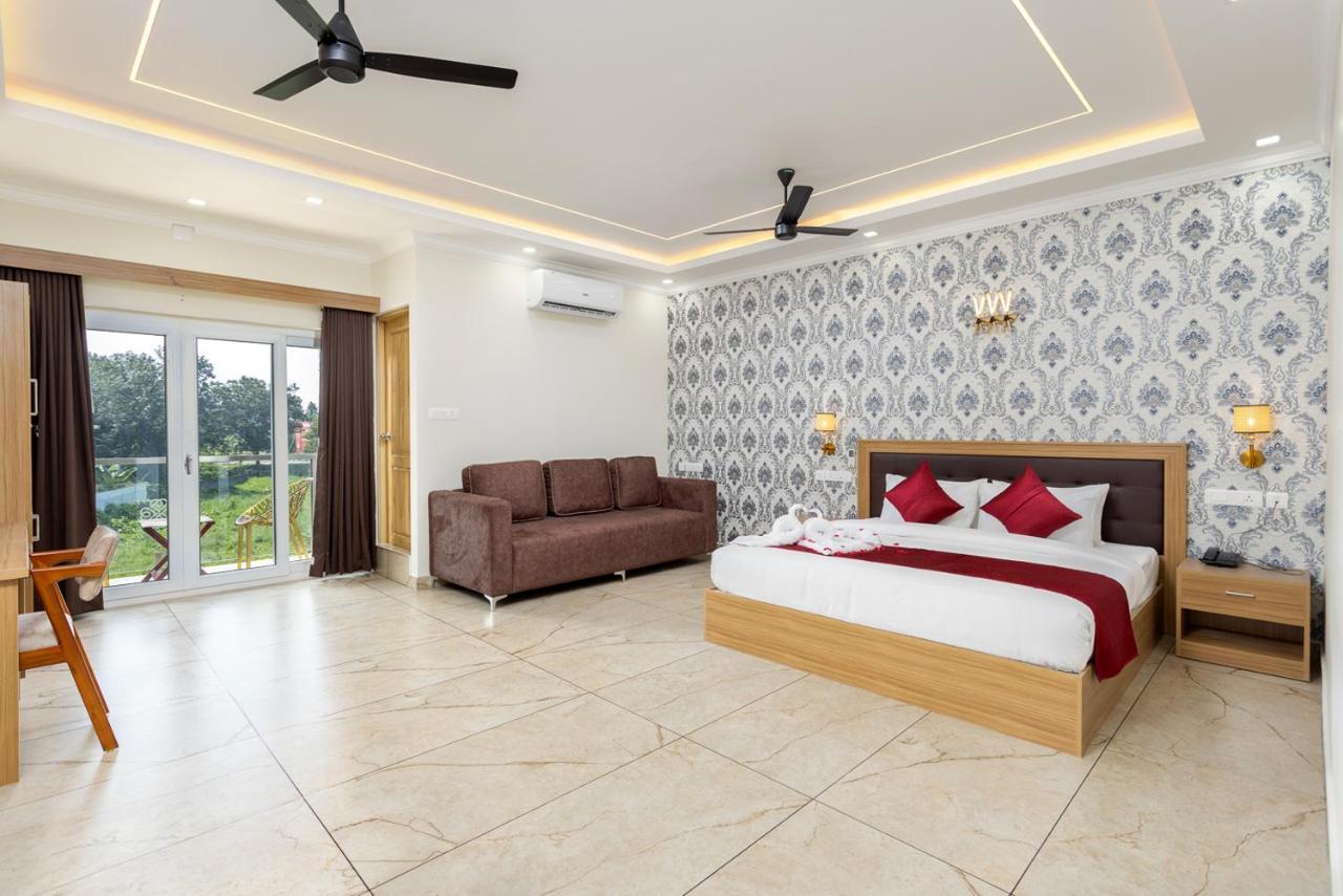 Esaa Airport Hotel Kochi Εξωτερικό φωτογραφία