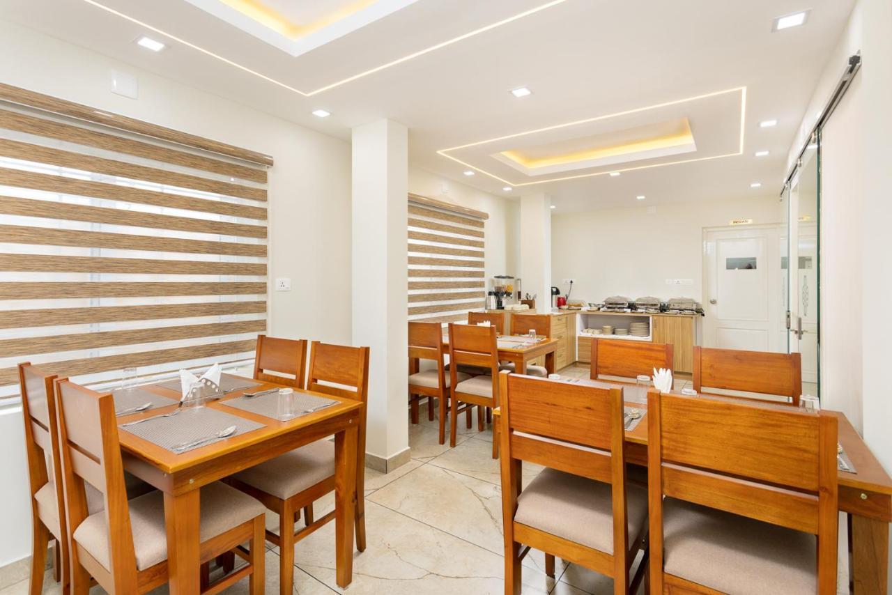 Esaa Airport Hotel Kochi Εξωτερικό φωτογραφία