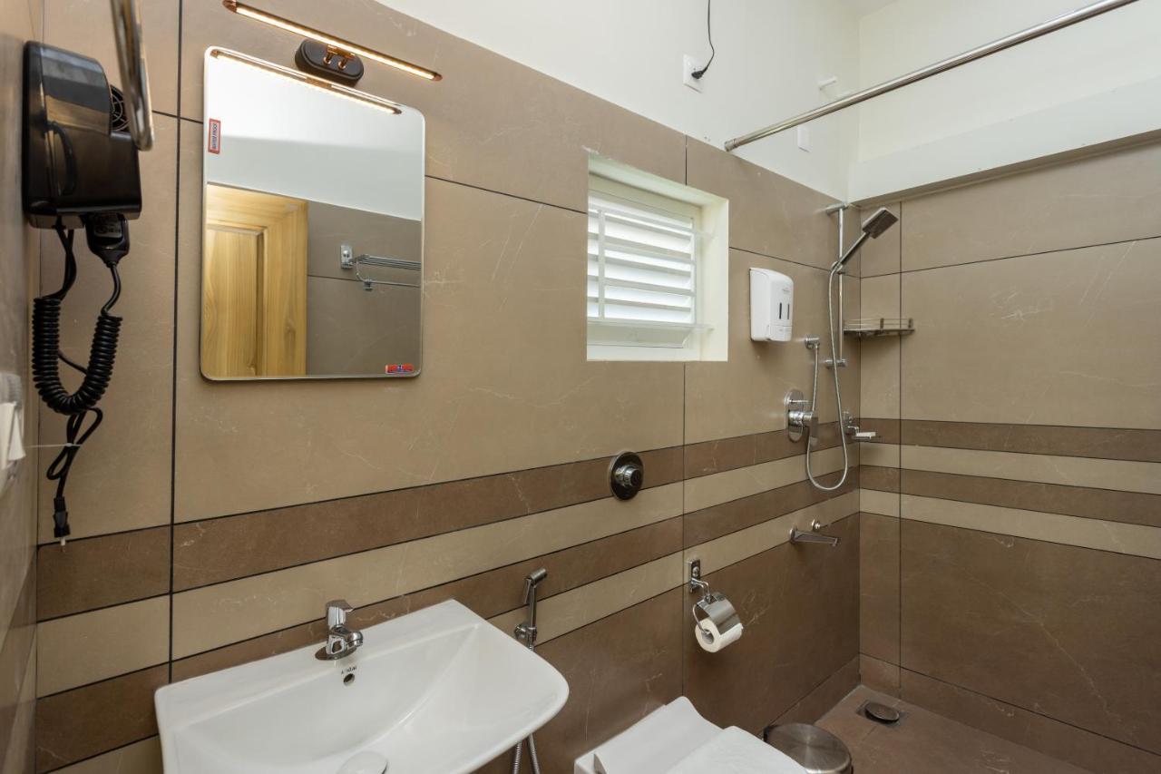 Esaa Airport Hotel Kochi Εξωτερικό φωτογραφία